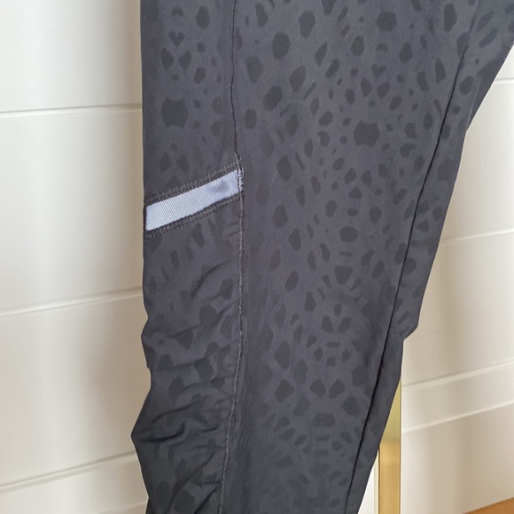 Lululemon lined pants leggings - Picture 3 of 8